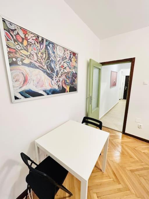 Cosy Apartment #12Lunipebega Тимишоара Экстерьер фото